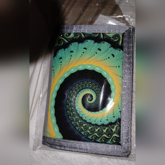 - GabiwArtAbstract  Trifold wallet - Picture 5 of 5